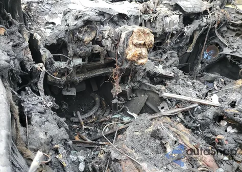 2013 Jeep Grand Cherokee Overland z USA, uszkodzony, nr VIN 1C4RJECTXDC548163